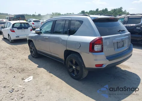 2016 Jeep Compass Latitude z USA, uszkodzony, nr VIN 1C4NJDEB2GD663044